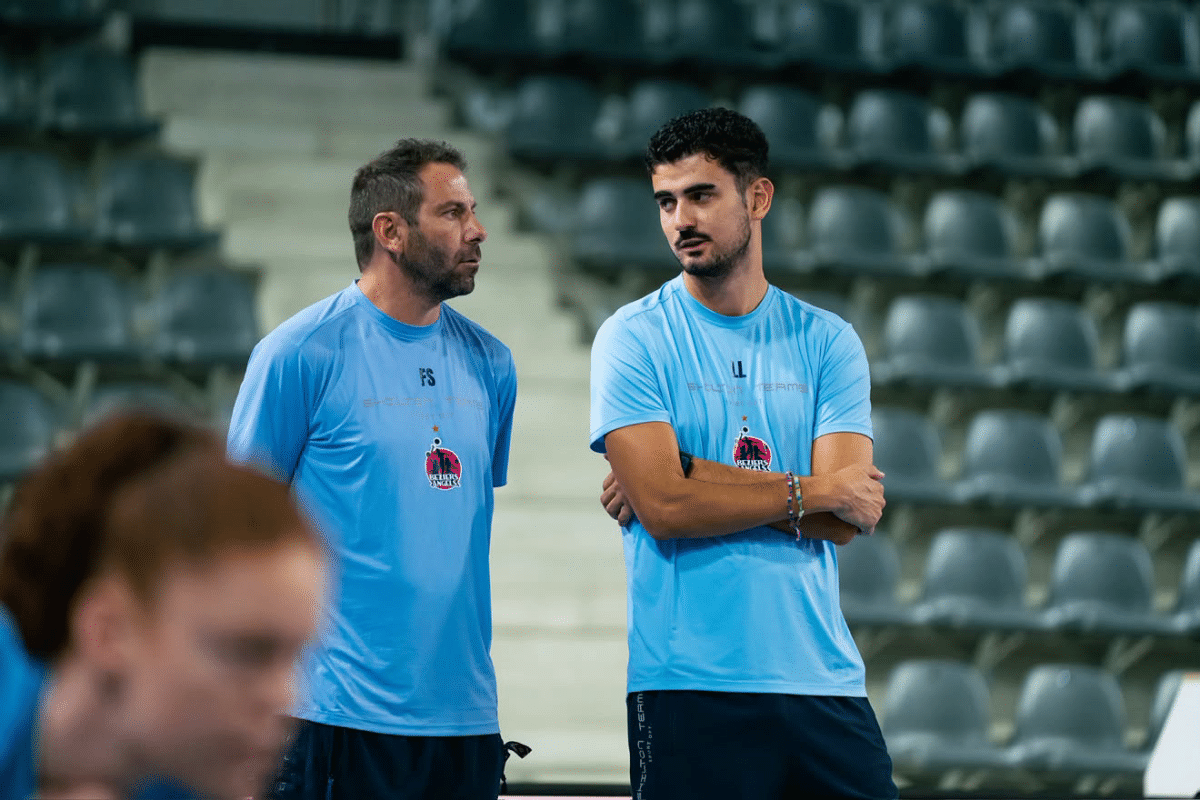 Fabien Simondet à gauche, Lucas Leedham à droite. (Béziers Volley)